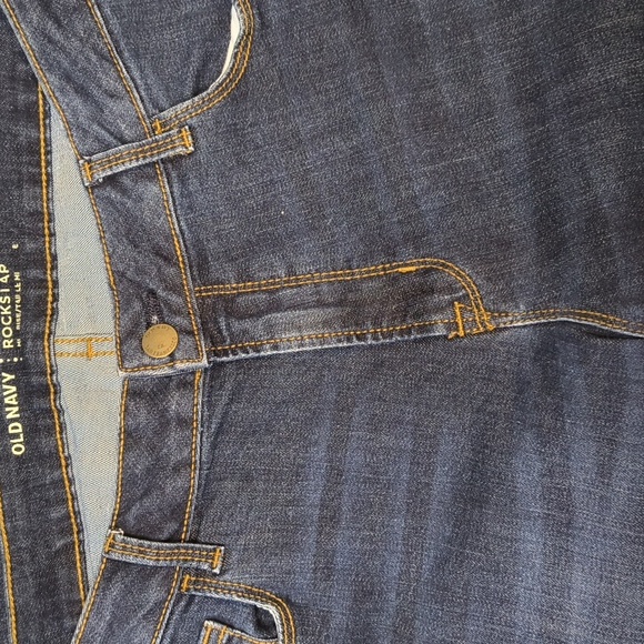 sac961👖Old Navy Mid Rise Rockstar Size 14 w/29” Inseam  Demin Jeans - Picture 3 of 8